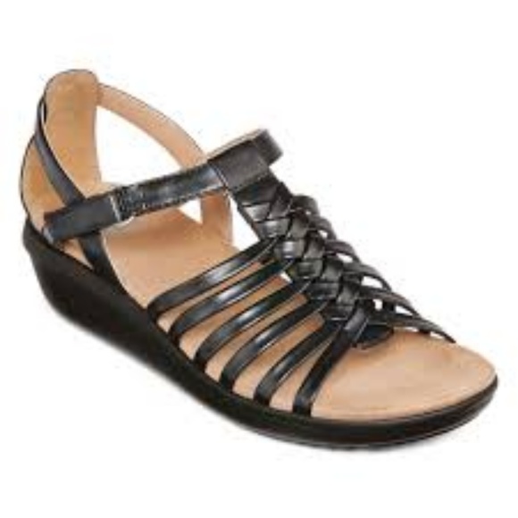 yuu black sandals